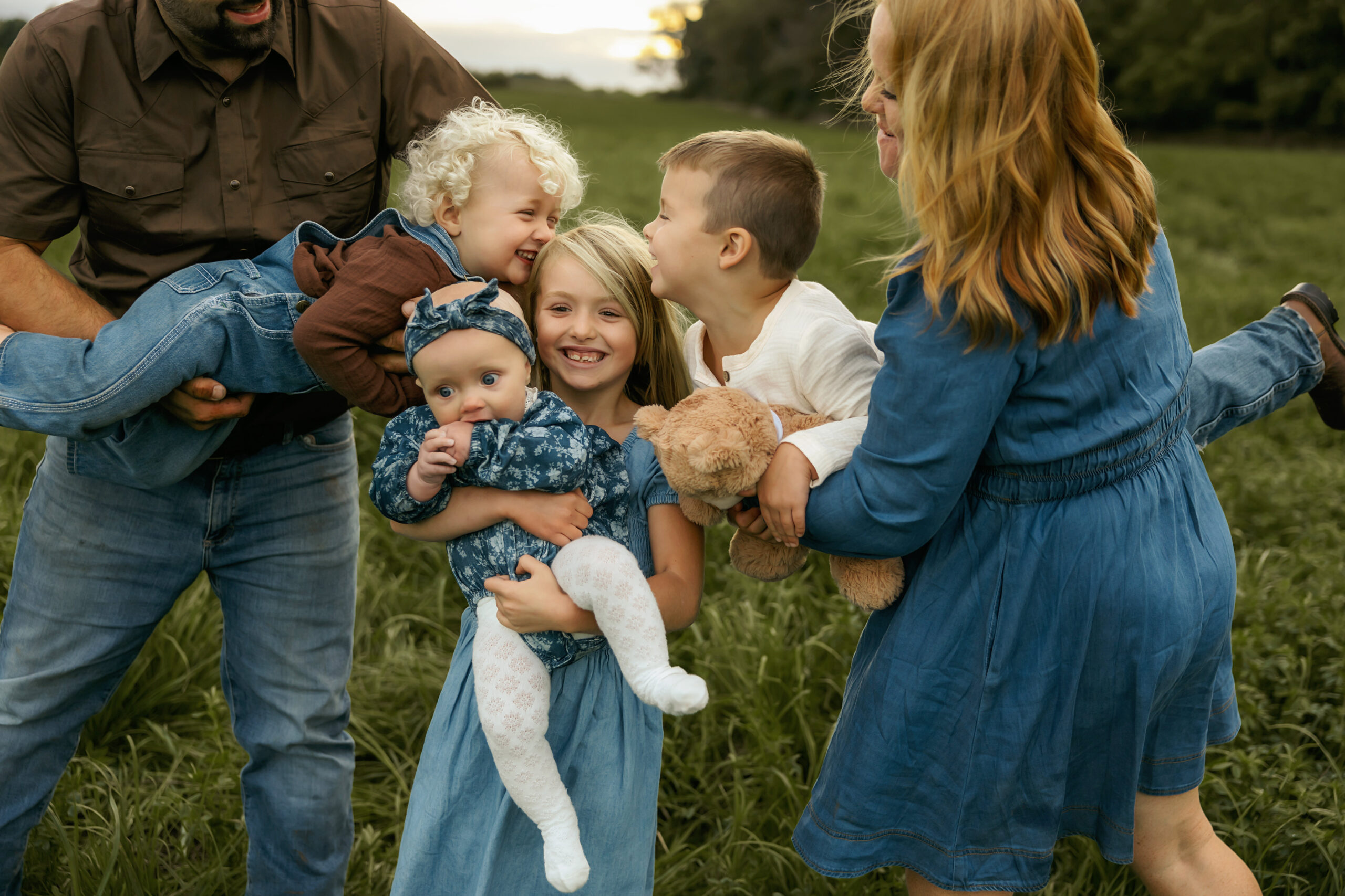 Family of 6 having fun during family photo session